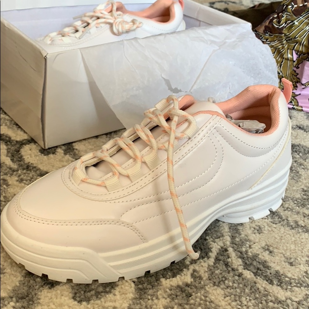 Chunky sneakers
